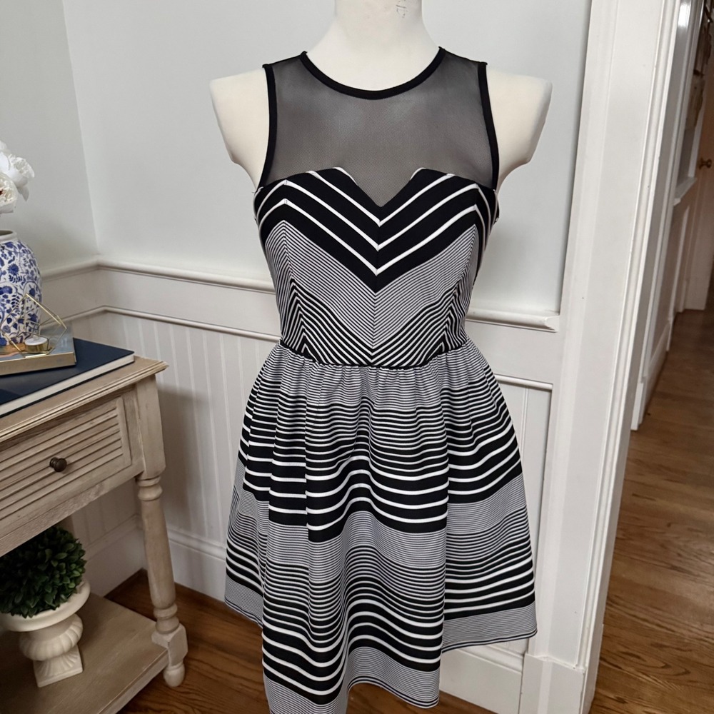 Trixxi Black White Chevron Stripe Mesh Neck A Line Fit Flare Dress Size 3